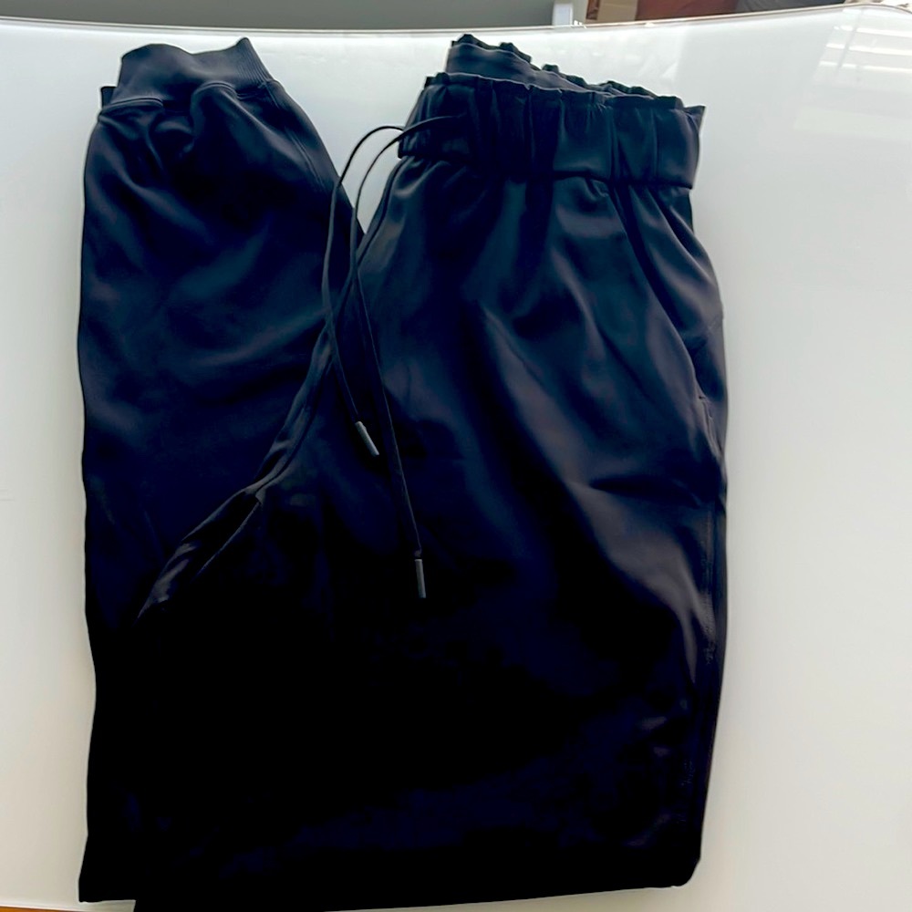 lululemon stretch joggers